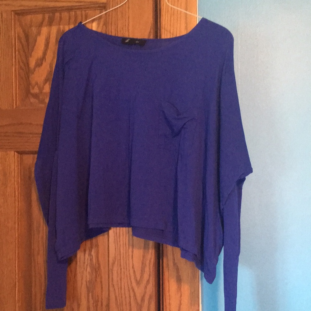 Small long sleeve crop top